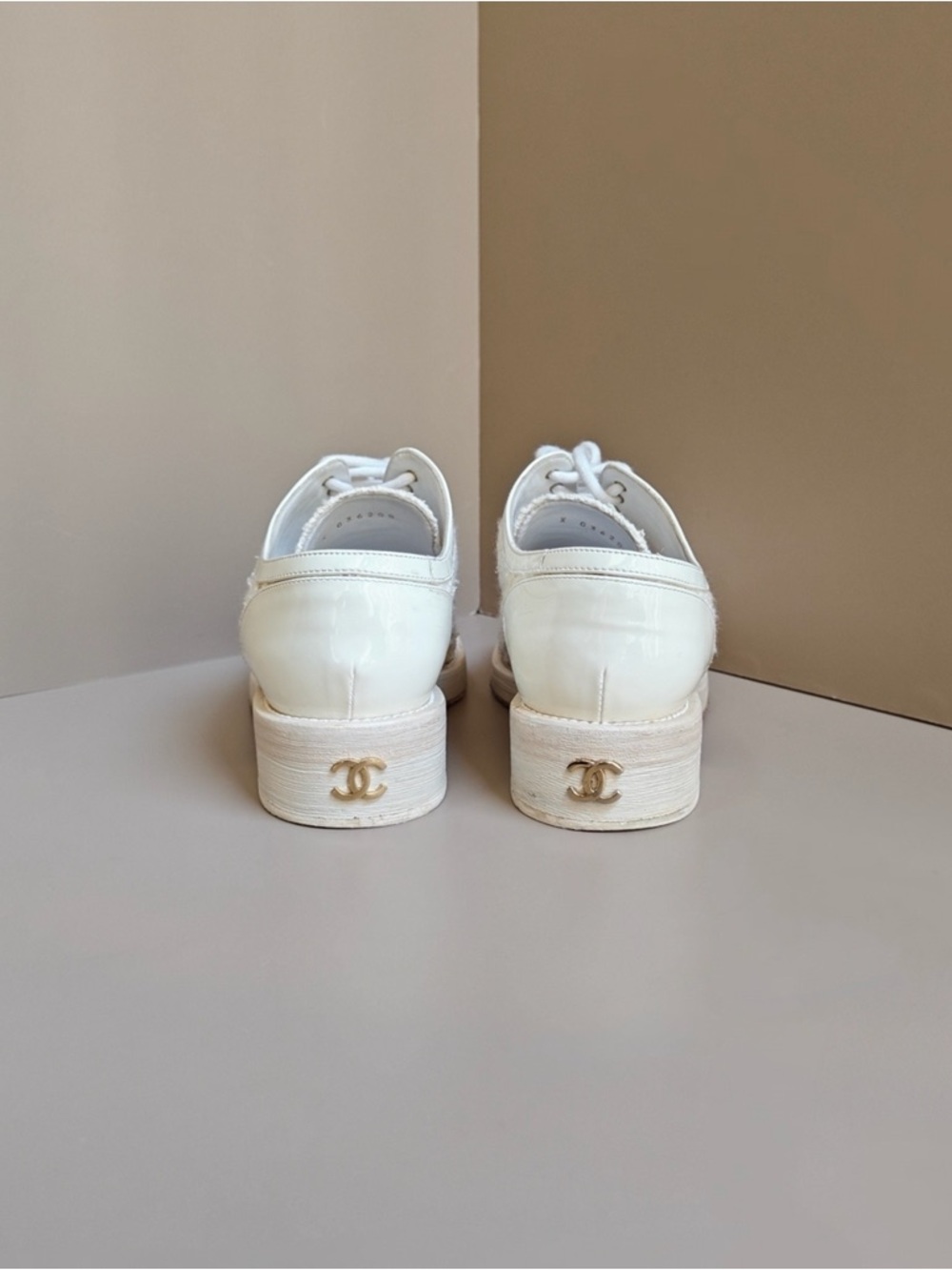 Authentic CHANEL Cream and White Tweed Lace-Up Oxfords - Picture 3 of 6